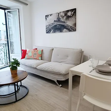 Center Charm Apartment *